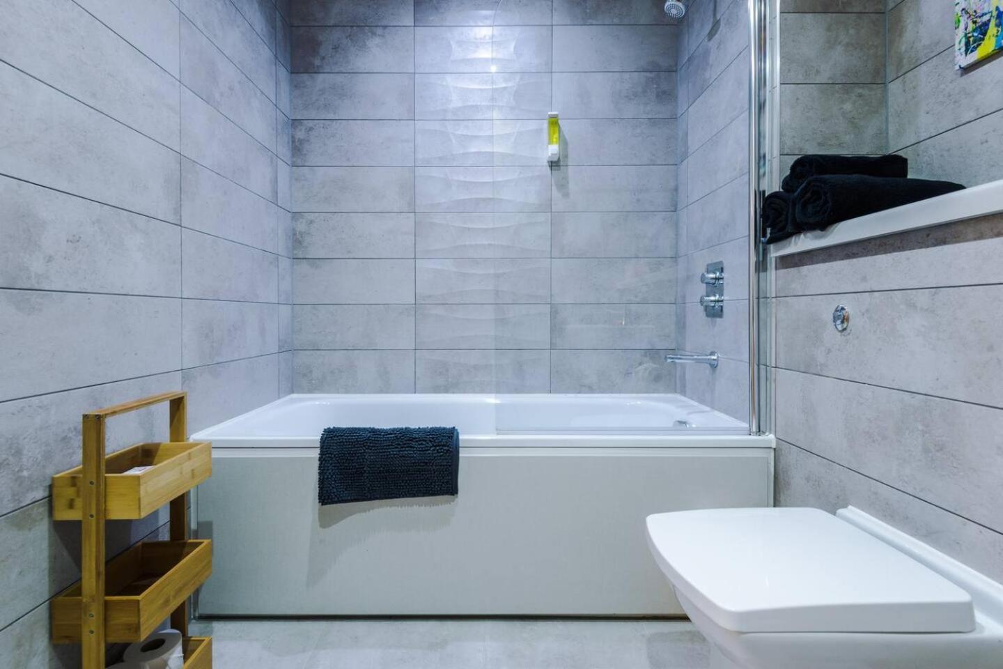 High Reviewed 1-Bed With Parking Central Location Liverpool Eksteriør bilde